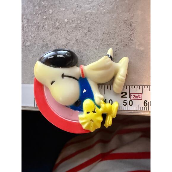 Vintage Peanuts Snoopy and Woodstock Refrigerator Magnet Rainbow - Picture 5 of 5